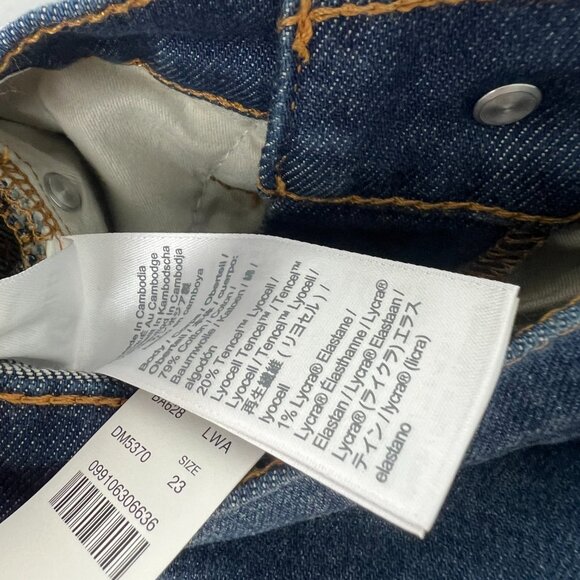 NWT J. Crew 9" Billie Mid-Rise Demi-Boot Crop Jean Lantern Wash Raw Hem Size 23 - Picture 11 of 11